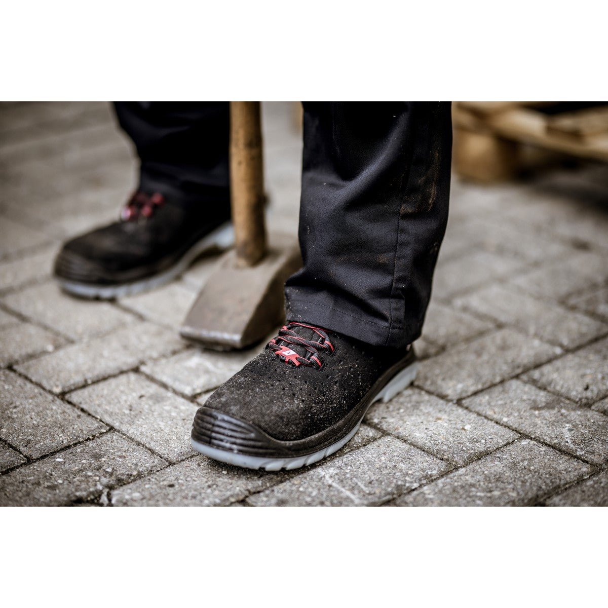 Buty ochronne NITRAS MICRO STEP MID, S1 P, średniej wysokości, czarne