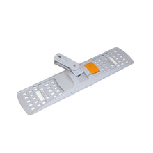 TASKI Multi Mop Klapphalter (50 cm) od Diversey Deutschland GmbH & Co. OHG to plastikowa głowica mopa ze składanym środkiem i pomarańczowym przyciskiem do mocowania kija i pada - idealna do czyszczenia podłóg. Opakowanie: 1 sztuka.