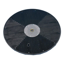 Widok szczegółowy prowadnicy Highspeed (43 cm) od Diversey Deutschland GmbH & Co. OHG pokazuje jego centralną metalową płytę i wzorzystą, szczelinową powierzchnię, zaprojektowaną dla TASKI ergodisc duo/400-idealną dla personelu sprzątającego, opakowanie zawiera 1 sztukę.