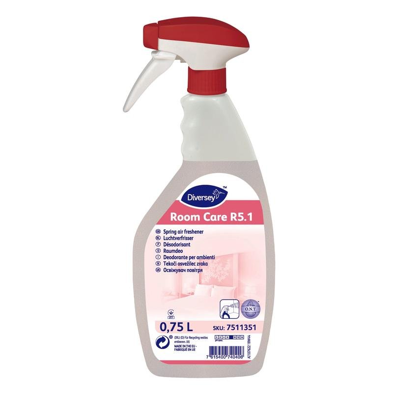 Butelka 750 ml Room Care R5.1 odświeżacza powietrza o zapachu wiosny od Diversey Deutschland z czerwono-białym dozownikiem, oznakowana informacjami o produkcie i marką.