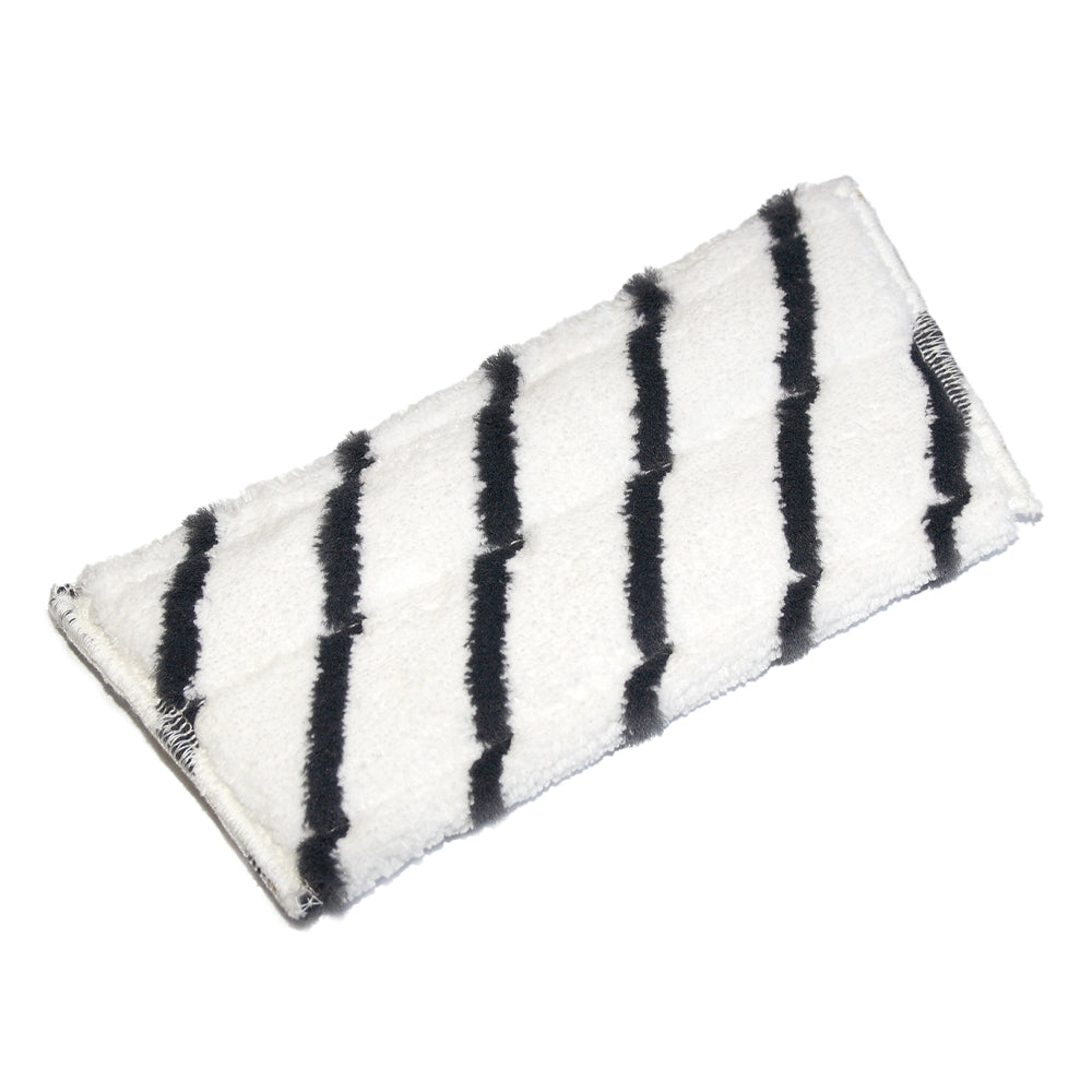 TASKI Jonmaster Pro Scheuermopp firmy Diversey Deutschland GmbH & Co. OHG to prostokątna biała podkładka z mikrofibry z pięcioma czarnymi paskami, wyświetlana na prostym białym tle.