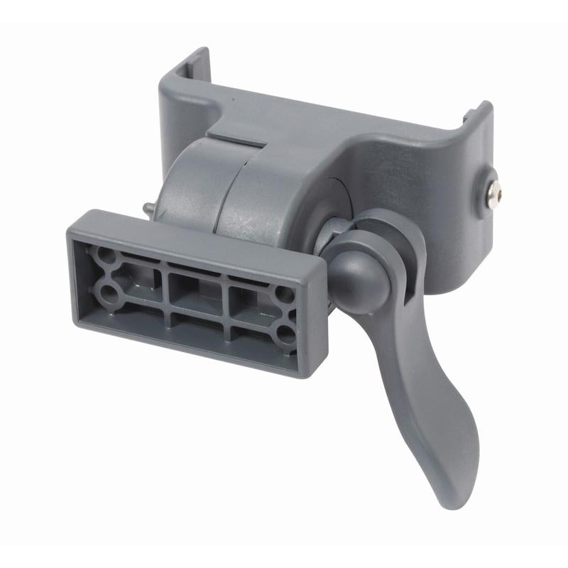TASKI Connector firmy Diversey Deutschland GmbH & Co. OHG to regulowany wspornik zawiasowy z szarego tworzywa sztucznego z prostokątną podstawą i uchwytem dźwigniowym, przeznaczony do profesjonalnego czyszczenia, przedstawiony tutaj jako opakowanie (1 sztuka) na białym tle.
