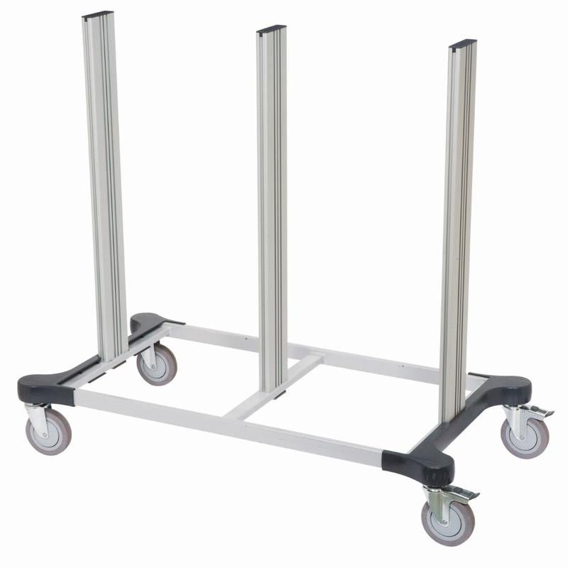 Das TASKI Fahrgestell Midi, Grundgestell groß von Diversey Deutschland GmbH & Co. OHG jest prostokątnym wózkiem metalowym z czterema pionowymi kolumnami i kółkami skrętnymi, który nadaje się do profesjonalnych zadań czyszczenia oraz do transportu lub przechowywania ułożonych w stos przedmiotów.