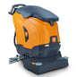 TASKI ULTIMAXX 1900 RB65 Performance BMS 25A od Diversey Deutschland to pomarańczowo-szara maszyna szorująco-odsysająca z napędem na koła, 42-litrowym zbiornikiem, 65 cm podwójnym walcem, kołami, kierownicą, panelem sterowania i tylną wycieraczką.