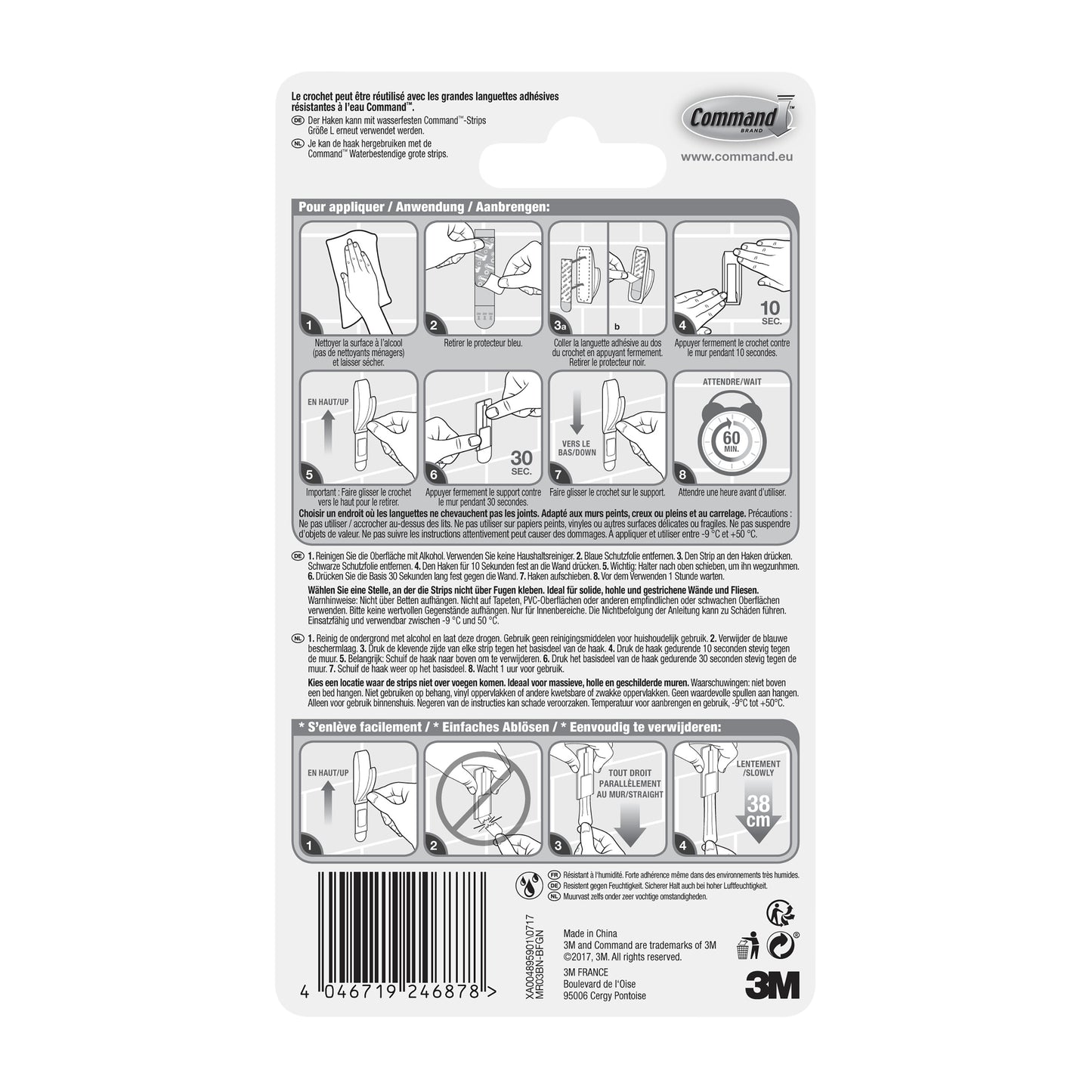 Auf der Rückseite der Command™ Bad Metallhaken "Modern Reflection" (3M Deutschland GmbH) Verpackung finden Sie eine bebilderte Anleitung zum Anbringen/Ablösen der Klebestreifen, Anwendungstipps, mehrsprachige Produktinformationen, den Barcode und Herstellerangaben am unteren Rand.