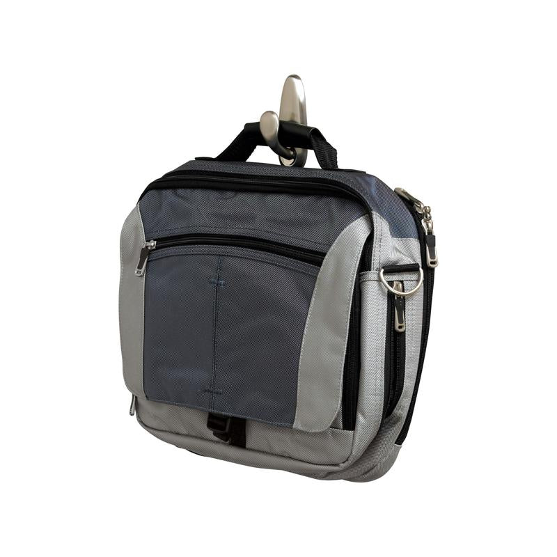 Szaro-czarna torba podróżna z kilkoma kieszeniami na zamek błyskawiczny wisi na metalowym haku Command™ "klasycznym" firmy 3M Deutschland GmbH na białym tle.