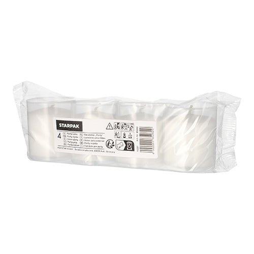 Przezroczyste opakowanie plastikowe zawiera 4 białe świeczki Partylichte Starpak (Ø 5 cm, 6,5 cm) w rzędzie. Etykieta pokazuje informacje o produkcie, symbole bezpieczeństwa i kod kreskowy - idealne na specjalne okazje lub jako świeczki partyjne.