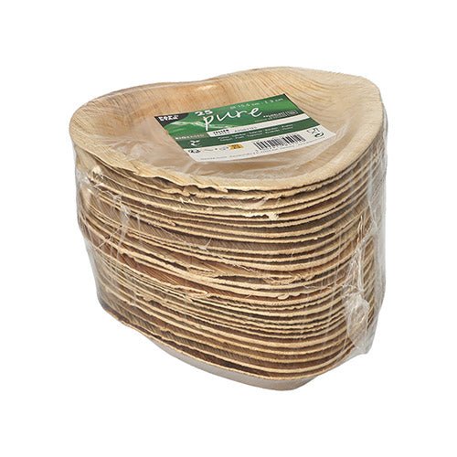 Stos PAPSTAR talerzy z liścia palmowego "pure" w kształcie serca (15,5x3 cm, 25 sztuk), zrównoważone naczynia jednorazowe z liścia palmowego, w folii termokurczliwej z zielono-białą etykietą marki PAPSTAR GmbH.