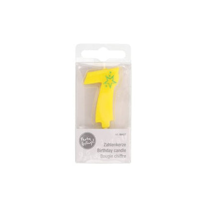 PAPSTAR świeczka z liczbami Mini 6,8 cm firmy PAPSTAR GmbH to żółta liczba 7 z zieloną gwiazdką, idealna do dekoracji tortów urodzinowych. Dostarczana jest w przezroczystym plastikowym pudełku z wielojęzycznym napisem „Świeczka urodzinowa”.