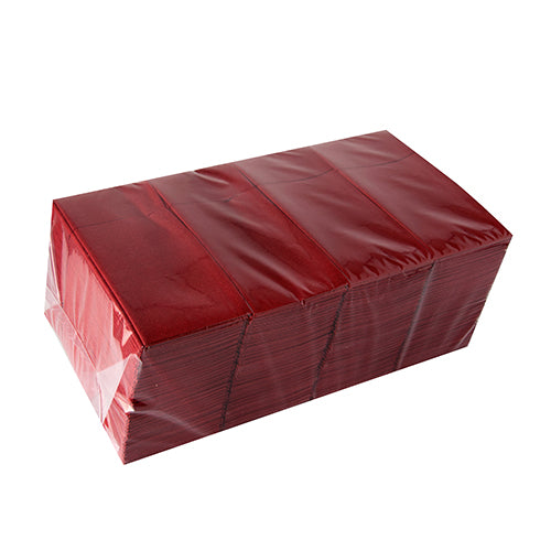 Ein Stapel Starpak 480 Bestecktaschen aus Airlaid-Material (40x33 cm, mit Besteckfalz), hygienisch in klarer Folie verpackt, präsentiert auf weißem Hintergrund.