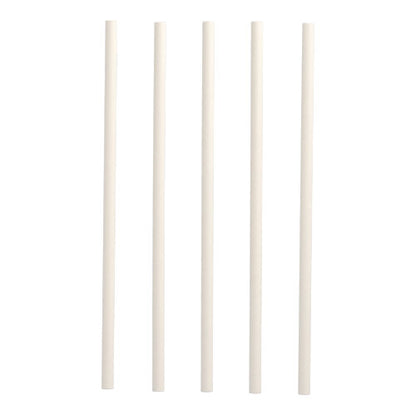 Pięć PAPSTAR papierowych słomek do shake'ów (Ø 8 mm, 25 cm) firmy PAPSTAR GmbH jest ustawionych pionowo na białym tle i oferuje zrównoważoną alternatywę dla tradycyjnych słomek.
