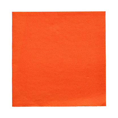 Eine quadratische Serviette der PAPSTAR GmbH aus der „DAILY Collection“ (32 x 32 cm, 1/4-Falz, orange, 50 Stück) präsentiert sich auf weißem Untergrund und überzeugt durch ihr hochwertiges Strukturdesign.