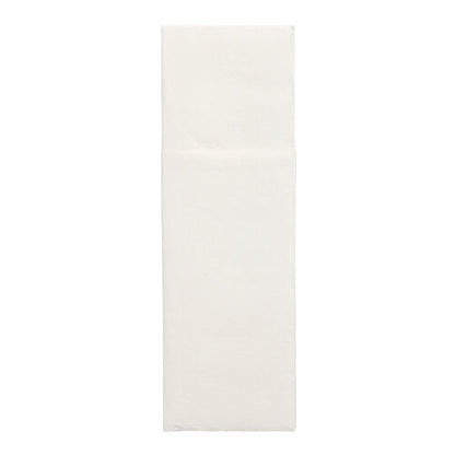 Auf schlichtem, weißem Untergrund ist eine einzelne, ungefaltete Serviette „DAILY Collection“ 48 x 30 cm mit Besteckfalz der PAPSTAR GmbH aus der 50er-Packung abgebildet.