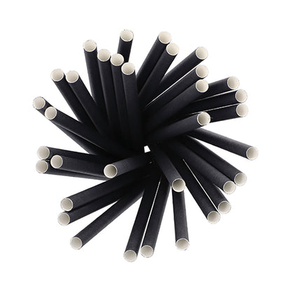 Widok z góry na okrągło ułożone PAPSTAR 100 papierowych słomek Shake Ø 10 mm · 21 cm firmy PAPSTAR GmbH – biodegradowalne czarne papierowe słomki z białym wnętrzem, idealne dla ekologicznych gospodarzy i zrównoważonego delektowania się shake'ami.