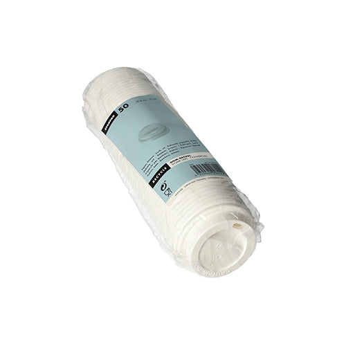 Na zdjęciu znajduje się plastikowe opakowanie z 50 białymi pokrywkami Starpak 50 Dom-Deckel PS „To Go“ (okrągłe, Ø 6 cm, 2 cm) z niebieską etykietą Starpak na białym tle – idealne do opakowań na wynos.