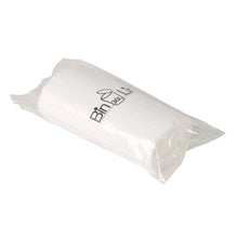 Eine Rolle Bin Line Beutel 30 L, 470x840 mm, 10 my LLDPE, Weiß (20 Beutel) von Abena Re-Seller GmbH, verpackt in einer durchsichtigen Kunststoffverpackung mit dem "Bin Lin"-Logo in Schwarz auf der Vorderseite.