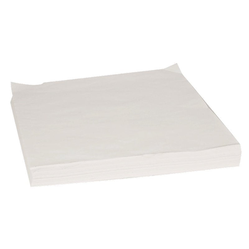 Stos białych, kwadratowych serwetek dentystycznych (33x34 cm, papier, biały) firmy Abena Re-Seller GmbH jest starannie ułożony z zagiętymi rogami. Opakowanie zawiera 1000 sztuk; wszystkie chłonne i przedstawione na białym tle.