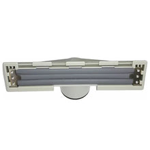 Eine Nahaufnahme des rechteckigen Rakelkopfes mit zwei Gummiblättern und zentralem Aufsatz, der in der Arcora Magic Saug-Klopfdüse Universell Für Alle Staubsauger Geeignet von Arcora International GmbH (Karton, 1 Stück) enthalten ist.