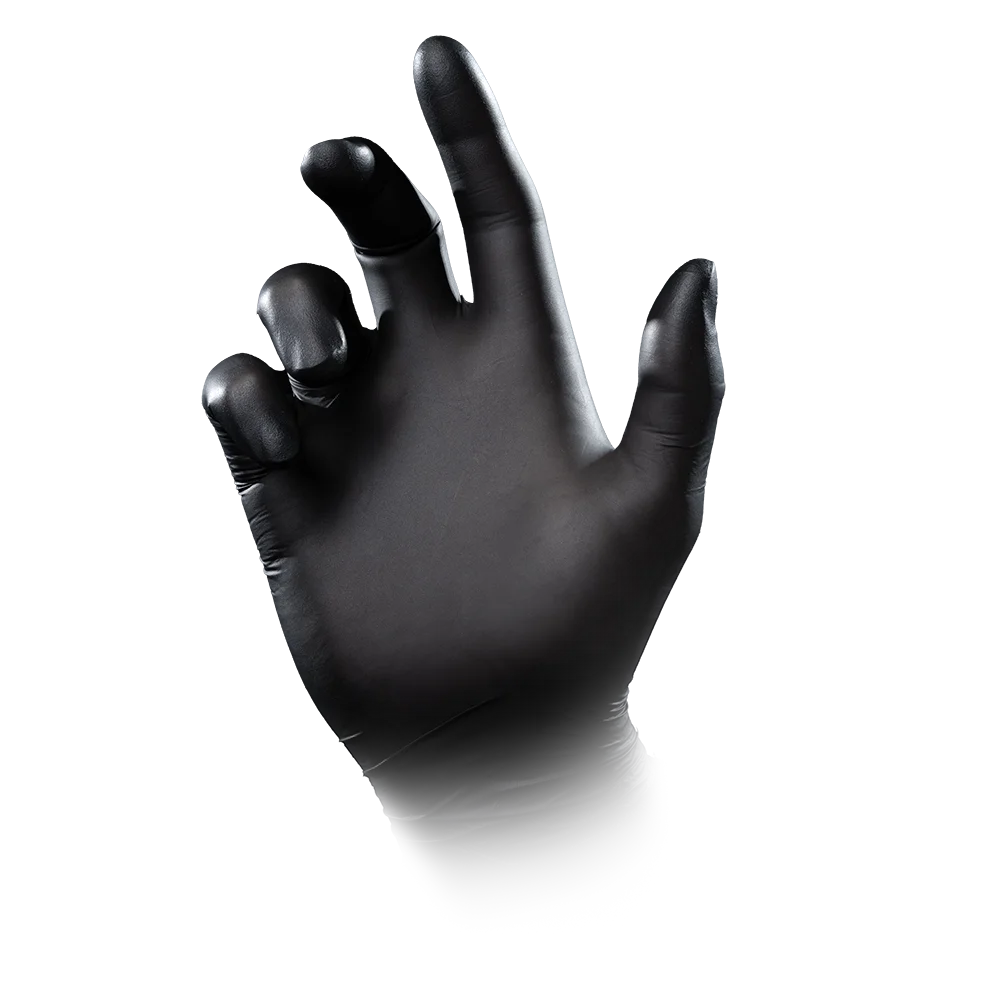 Auf weißem Hintergrund ist der Nitrilhandschuh AMPri BLACK 300 in Überlänge abgebildet, der von der AMPri Handelsgesellschaft mbH vorgestellt wird. Die Hand mit dem schwarzen Handschuh ist nach oben gerichtet, die Finger sind leicht nach innen gekrümmt.