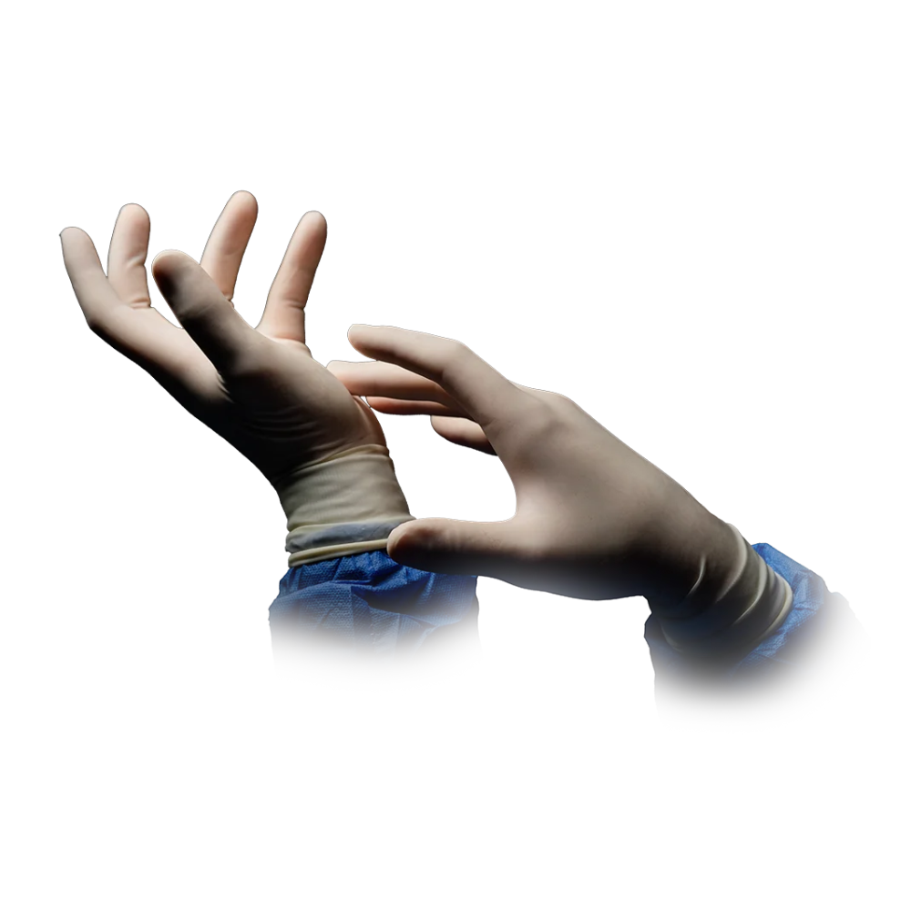 Eine Person zieht AMPri MED-COMFORT Latex OP-Handschuhe steril puderfrei, weiß an. Die Hände der Person, teilweise mit blauem Arztkittel bedeckt, sind vor einem weißen Hintergrund positioniert. Das Bild zeigt, wie der Handschuh über das Handgelenk gezogen wird, und konzentriert sich auf die richtige Anwendung des Handschuhs.