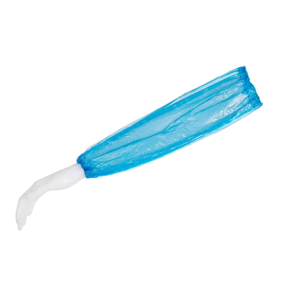 Na białym ramieniu manekina znajduje się niebieski rękaw ochronny AMPri MED-COMFORT PE 20 my 40 x 20 cm do jednorazowego użytku, wykonany z polietylenu przez AMPri Handelsgesellschaft mbH. Sięga od nadgarstka aż za łokieć i wskazuje na swoje możliwości ochronne lub higieniczne zastosowanie w przemyśle spożywczym. Tło jest po prostu białe.