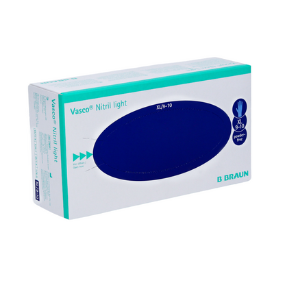 Eine Schachtel B. Braun Vasco® Nitril light Untersuchungshandschuhe von B. Braun Deutschland GmbH & Co. KG mit der Bezeichnung XL/9-10 befindet sich in einer überwiegend weißen Verpackung mit einem großen blauen ovalen Design und einem Text, der darauf hinweist, dass diese medizinischen Handschuhe puder- und latexfrei sind.