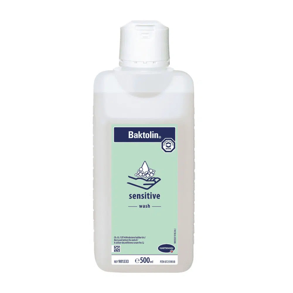 500 ml butelka Hartmann Baktolin® sensitive lotion do mycia z białozieloną etykietą z logo Paul Hartmann AG i informacjami w kilku językach. Butelka ma biały zamknięcie na zatrzask.