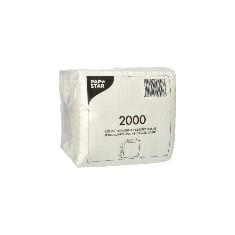 Zapieczętowane opakowanie PAPSTAR serwetek deserowych 15x15 cm, białe (2000 sztuk) od PAPSTAR GmbH, idealne jako biała podkładka deserowa w gastronomii; prostokątne serwetki ułożone w przezroczystym plastiku z wielojęzycznym tekstem i kodem kreskowym.