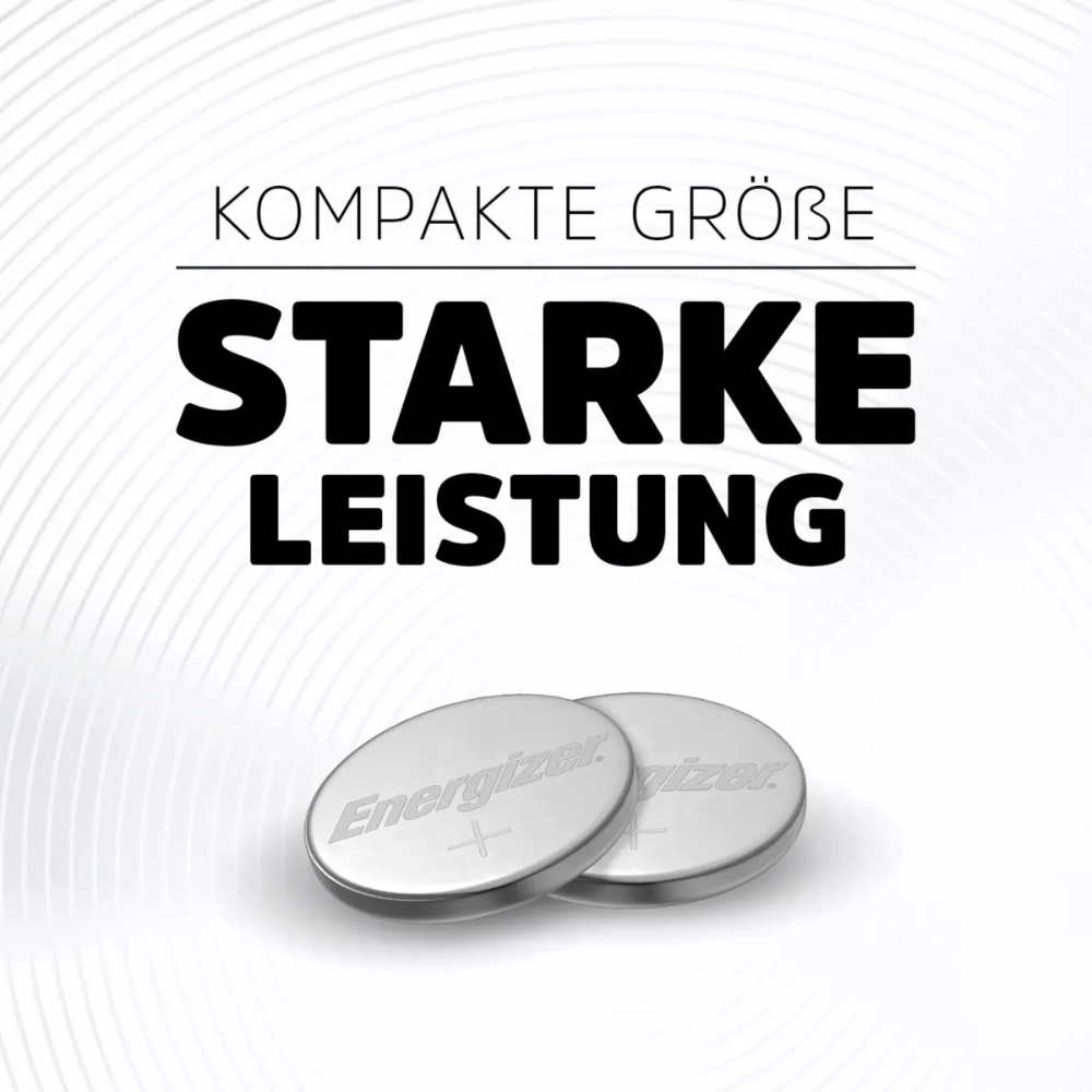 Dwie baterie guzikowe Energizer CR 2025 3V 163 mAh Lithium | Opakowania (12 sztuk) od Energizer Deutschland GmbH są pokazane na białym tle z okrągłymi falami. Nad bateriami znajduje się napis po niemiecku „Kompakte Größe, starke Leistung”.