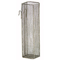 Kosz na cewniki Novocal ma wysoką, prostokątną konstrukcję z siatki ze stali nierdzewnej o wymiarach 5x5x1 mm z haczykiem na górze. Jest otwarty u góry i idealny do bezpiecznego przechowywania cewników medycznych. Jedna sztuka na opakowanie.