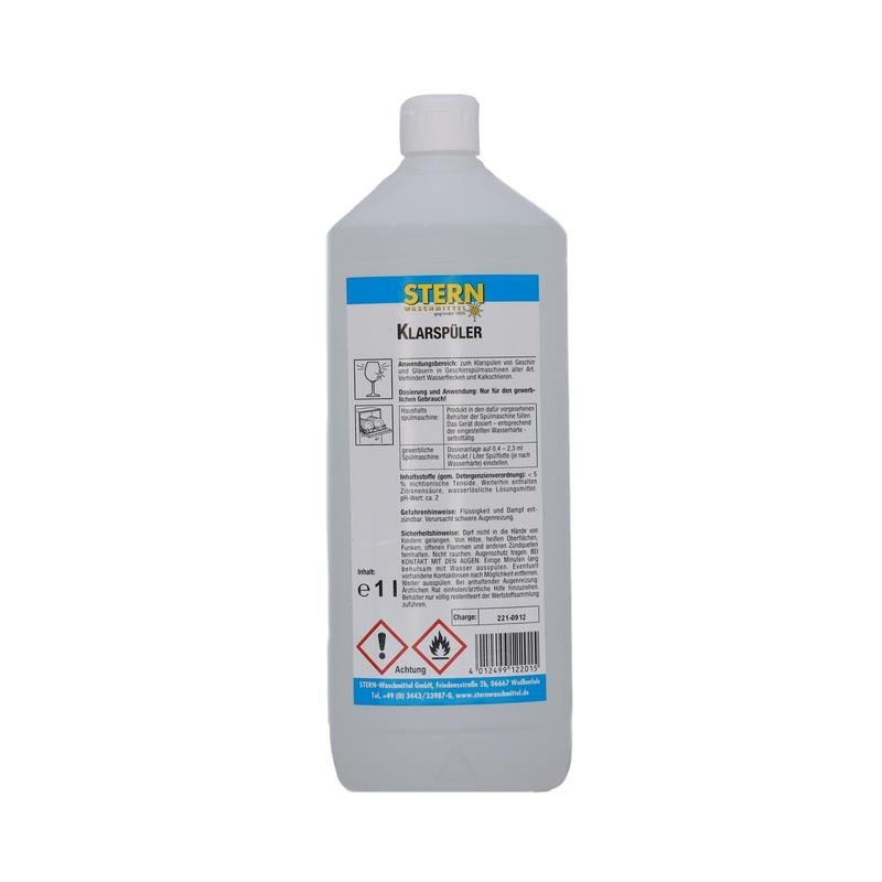 Biała 1-litrowa butelka STERN Klarspüler S Stern Waschmittel GmbH z niemieckim tekstem, ostrzeżeniami dotyczącymi bezpieczeństwa i symbolami zagrożeń na etykiecie zapewnia połysk bez smug z czerwonym symbolem ostrzegawczym o niebezpieczeństwie na dnie.