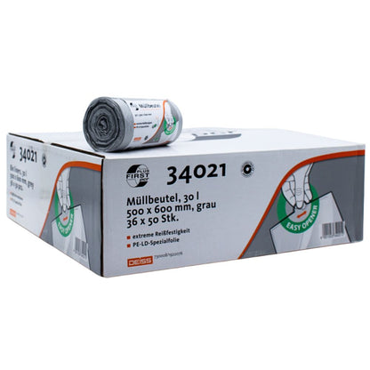 Szara pudełko DEISS First Plus Pcr worków na śmieci, na której widnieje rolka, ma pojemność 30 litrów i wymiary 500 x 600 mm. Zawiera 36 rolek, każda z 50 workami. Pudełko jest oznaczone logotypami marki EMIL DEISS KG (GmbH + Co.) oraz symbolem „Easy Open”, który wskazuje na skład z 40% recyklatu pokonsumpcyjnego, co czyni je wyborem neutralnym dla klimatu.