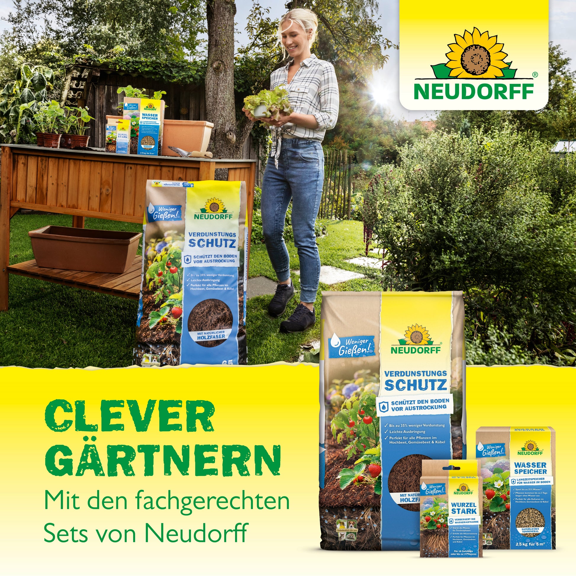 Eine Frau steht in einem Garten mit frischem Salat. Auf dem Rasen liegen die Komposter-Set-Produkte von Neudorff Shop für Bodenschutz, Dünger und Pflanzennahrung - perfekt, um den Kompost zu beschleunigen. Cleveres Gärtnern mit den Sets von Neudorff Shop.