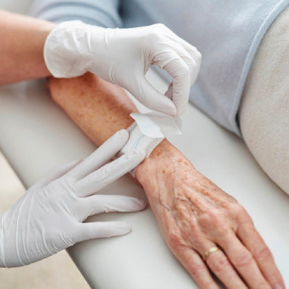Leukomed skin sensitive, opatrunki na skórę – zastosowanie