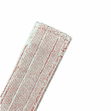 Zbliżenie na Arcora Excellent Red-White Db-Fc Mopp z kodowaniem kolorami i okładką firmy Arcora International GmbH, z czerwonymi i białymi paskami oraz obszyciem, idealne do kodowania kolorami w systemach mopów czyszczących.