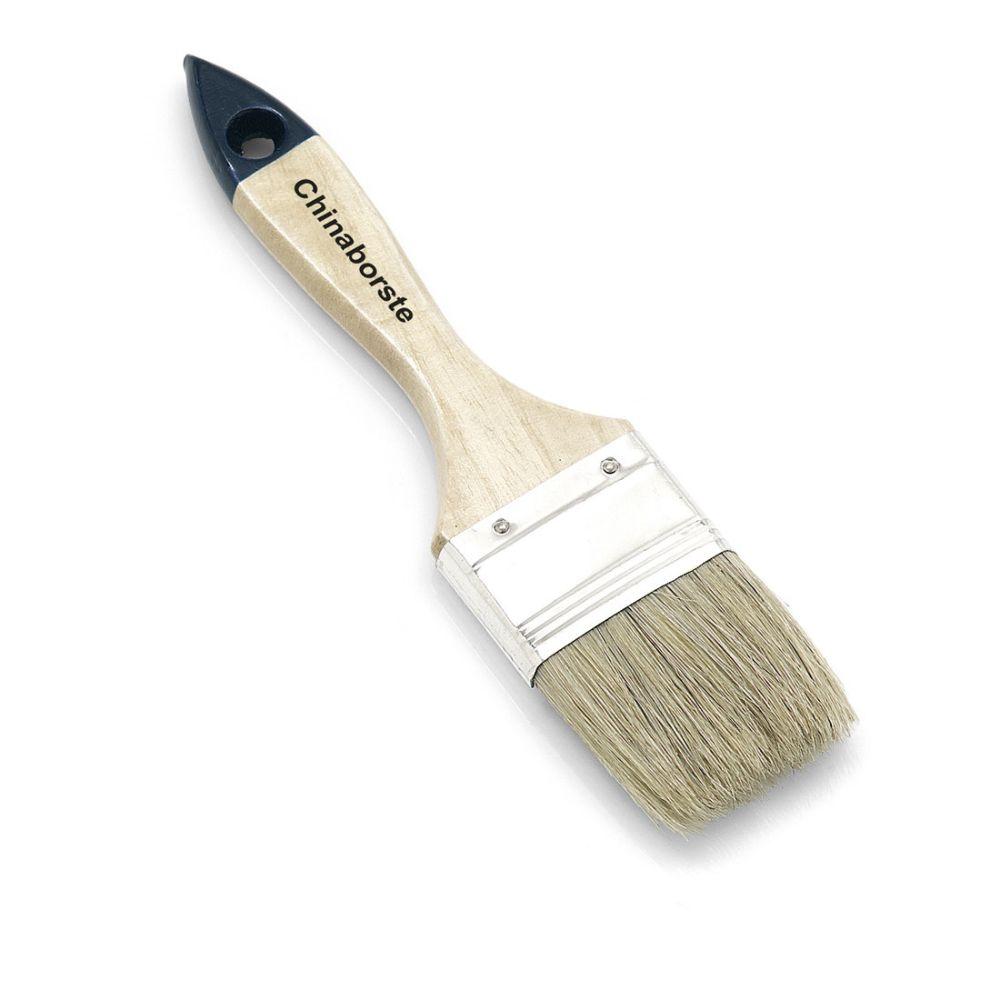 Der Nölle Profi Brush Flachpinsel 5 von Nölle Profi Brush Bürsten- & Pinseltechnik e.K. verfügt über einen Holzgriff mit schwarzer Spitze und dem Schriftzug „Chinaborste“. Die hellbraune Borstenmischung ist flach und durch einen Weißblechflügel für lange Haltbarkeit gesichert.