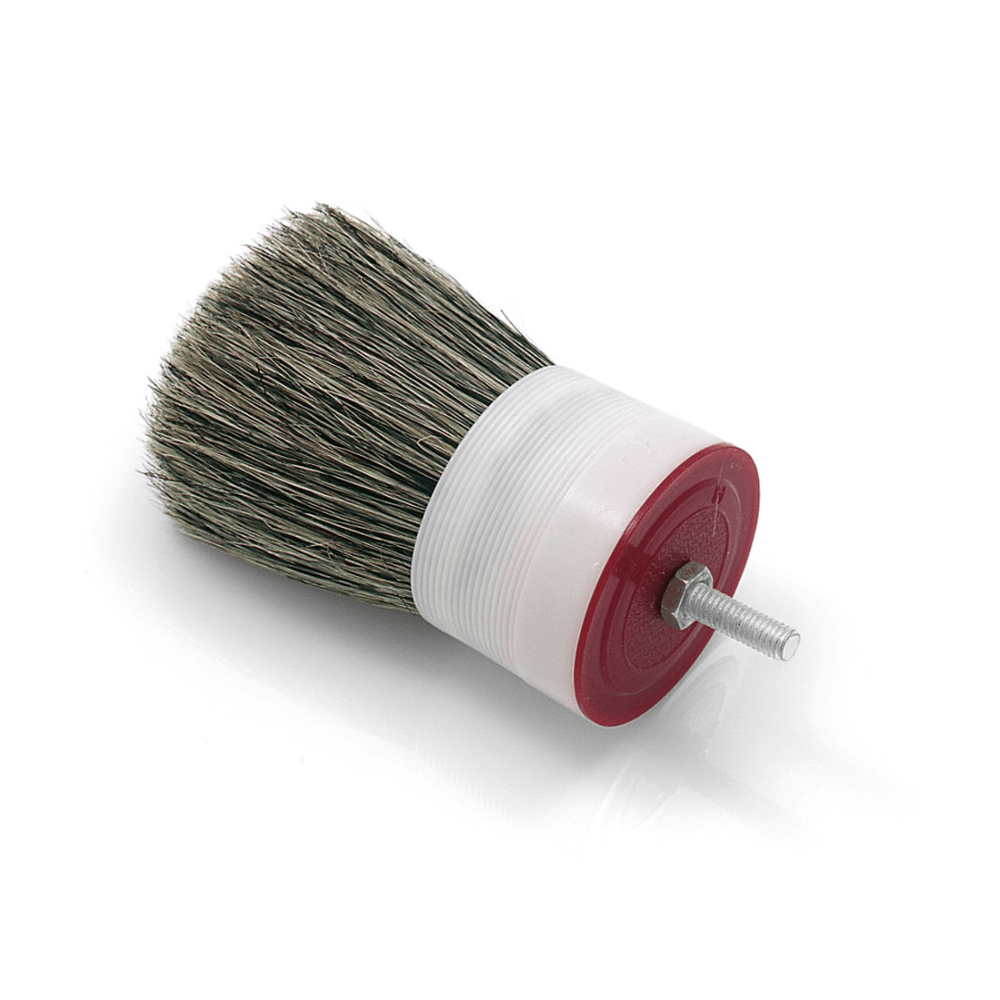 Głowica pędzla kątowego Nölle Profi Brush Industrie ma okrągły, poręczny design z gęstą mieszanką szarych włosów i czerwono-białym uchwytem z tworzywa sztucznego, uzupełnionym metalowym prętem z gwintem do szczegółowych prac malarskich.