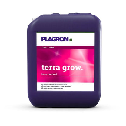 Plagron Terra Grow od Bertels B.V. to duży, ciemnofioletowy pojemnik na fazę wzrostu z białą etykietą z różowymi i zielonymi akcentami. Zawiera instrukcje drobnym drukiem na dole i ma praktyczny uchwyt na górze.
