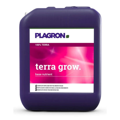 Fioletowy pojemnik z napisem „Plagron Terra Grow” od Bertels B.V. ma różowo-biały design. Jest to pełny nawóz na bazie minerałów, który wspiera szybki wzrost roślin podczas fazy wzrostu, z tekstem w wielu językach.