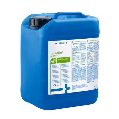 Niebieski plastikowy kanister z napisem „Schülke terralin® protect Konzentrat zur Desinfektion und Reinigung” firmy Schülke & Mayr GmbH z tekstem i symbolami wskazującymi na zastosowanie do dezynfekcji powierzchni. Szczegóły i instrukcje użytkowania są widoczne na etykiecie.