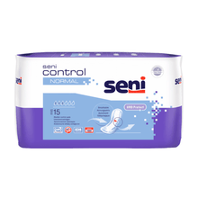 Opakowanie zawierające 15 wkładek Seni Control Normal na nietrzymanie moczu firmy TZMO Deutschland GmbH w fioletowo-białym wzorze z szczegółami produktu. Te wkładki zapewniają oddychającą, dyskretną i wygodną ochronę przy nietrzymaniu moczu.