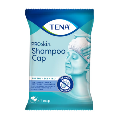 Czepek do mycia TENA ProSkin Shampoo Cap od TENA - Essity Germany GmbH jest prezentowany w opakowaniu z niebiesko-białym wzorem, na którym przedstawiona jest osoba używająca tej jednorazowej czapki. Tekst podkreśla „Świeżo perfumowana”, „Czyszczenie bez spłukiwania” i obejmuje zarówno „Szampon, jak i odżywkę”. Zawiera jedną czapkę.