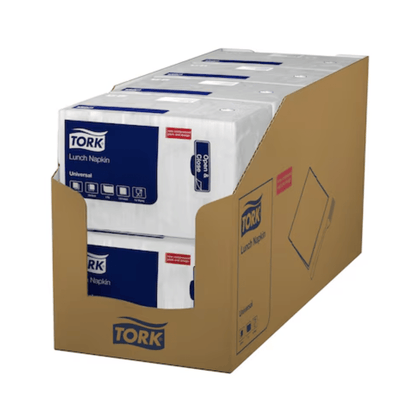 Karton zawierający kilka opakowań serwetek Tork 509300 Lunchserviette Weiß Universal, jednowarstwowych, firmy TORK – Essity Professional Hygiene Germany GmbH. Opakowanie, w przeważającej części białe, ma niebieskie i czerwone akcenty; zawiera nazwę marki oraz szczegóły dotyczące produktu, a także podkreśla, że serwetki nadają się do kompostowania przemysłowego, co sprawia, że idealnie nadają się do restauracji typu fast food.