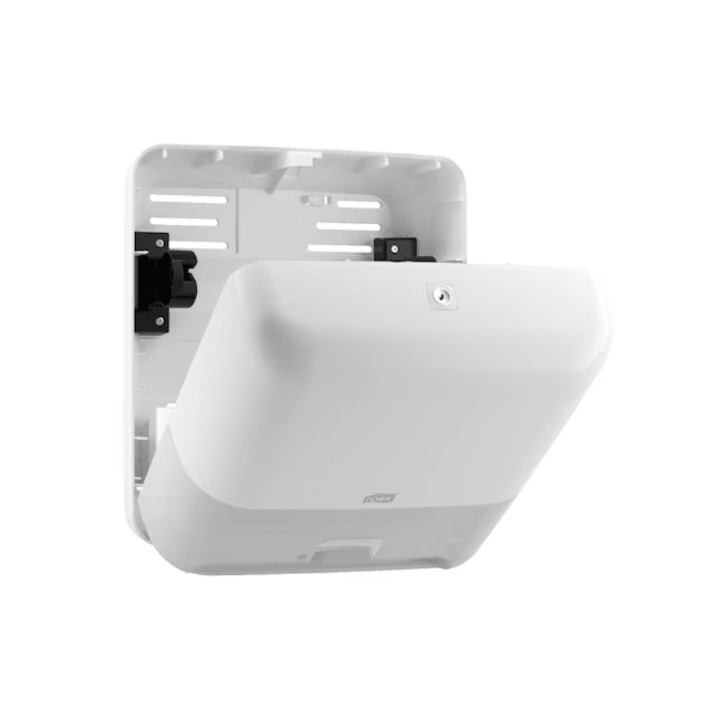 Tork Matic® 551100 dozownik sensorowy do ręczników w roli Elevation H1 od TORK – Essity Professional Hygiene Germany GmbH to elegancki dozownik z białego tworzywa sztucznego do montażu na ścianie. Jego zamykana pokrywa i łatwo otwierana konstrukcja zapewniają efektywne, bezdotykowe suszenie rąk. Proste białe tło jest idealne do przechowywania ręczników papierowych i podkreśla elegancką i funkcjonalną estetykę tego dozownika Tork Matic.