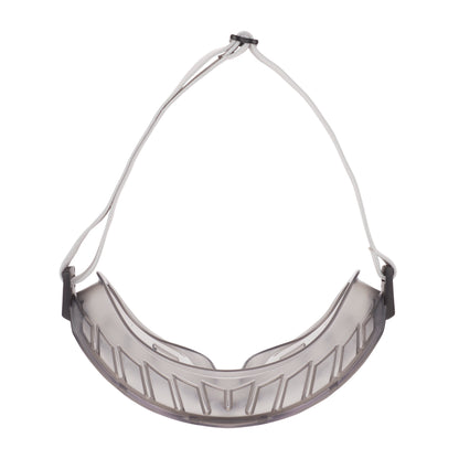 Okulary ochronne 3M™ 2890 od 3M Deutschland GmbH to zamknięte okulary ochronne z przeciwmgielną zapieczętowaną przezroczystą soczewką i regulowaną taśmą dla bezpiecznego, wyraźnego widzenia.