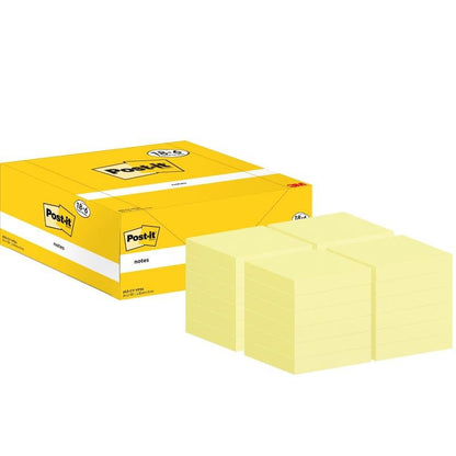 Żółte pudełko z karteczkami Post-it® firmy 3M Deutschland GmbH stoi obok czterech stosów żółtych karteczek (38x51mm, 100 arkuszy/blok), które są częścią opakowania 18+6 gratis w kartonie, 100% certyfikowane przez PEFC.