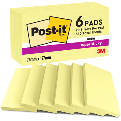 Opakowanie Post-it® Super Sticky Notes 3M Deutschland GmbH z 6 blokami po 90 arkuszy (76 mm x 127 mm) z papieru certyfikowanego w 100% PEFC, z logotypem Post-it i 3M oraz informacjami o produkcie na opakowaniu.