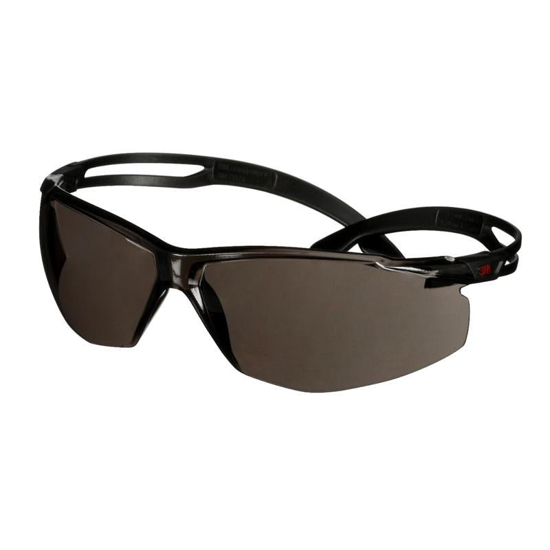 Okulary ochronne 3M™ SecureFit™ 500, czarne zauszniki, powłoka zapobiegająca parowaniu i zarysowaniu Scotchgard™ (K&N), szare soczewki, SF502SGAF-BLK-EU, 20 szt. w opakowaniu | Opakowanie (1 szt.)