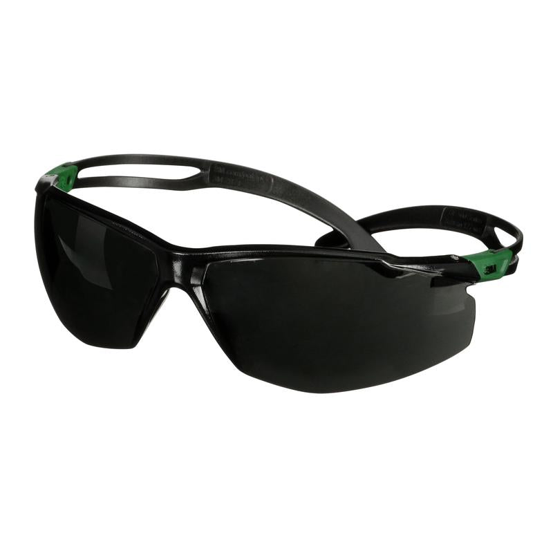 Okulary ochronne 3M™ SecureFit™ 500, zielono-czarne zauszniki, powłoka odporna na zarysowania+ (K), szare soczewki, poziom ochrony IR 5.0, SF550ASP-GRN-EU, 20 szt. w opakowaniu | Opakowanie (1 szt.)