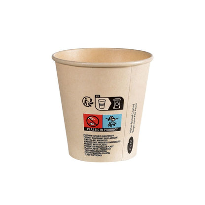 Kubek Duni Kaffeebecher Sweet Bedruckte Bagasse firmy Duni GmbH ma nadrukowane etykiety, w tym symbole recyklingu i „Plastic in Product”, które podkreślają zrównoważony rozwój na prostym białym tle.